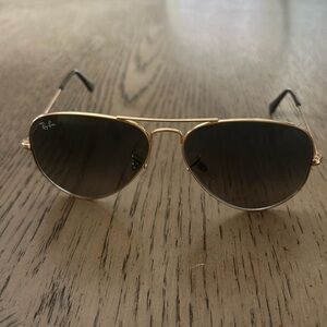 Gold frame Raybands
